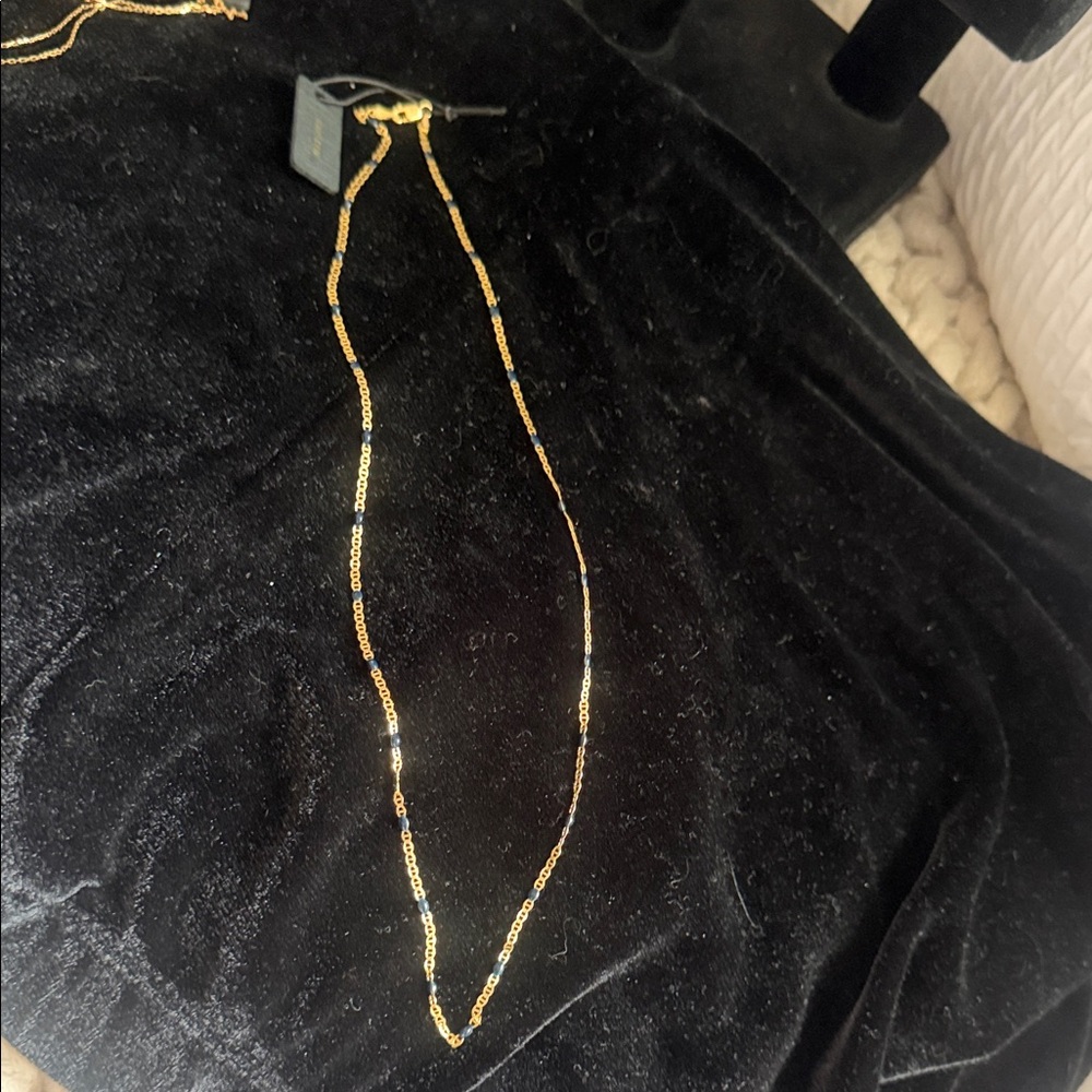 14 Kt gold Elegant Gold Chain Necklace and black ónix New 🆕
